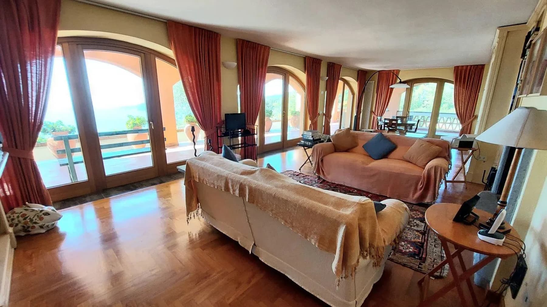 Interiors (7)