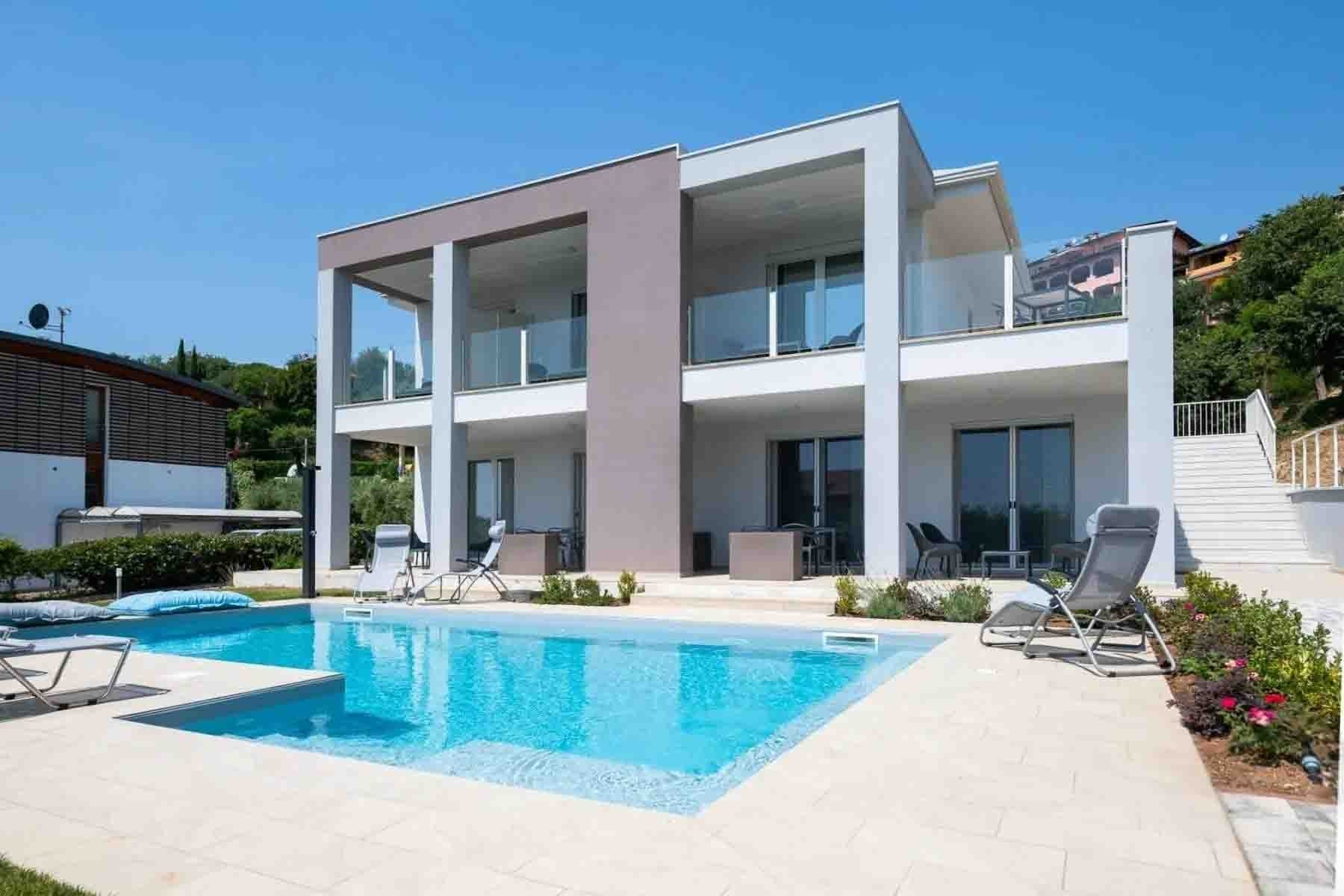 Villa in Padenghe sul Garda, Lake Garda Area