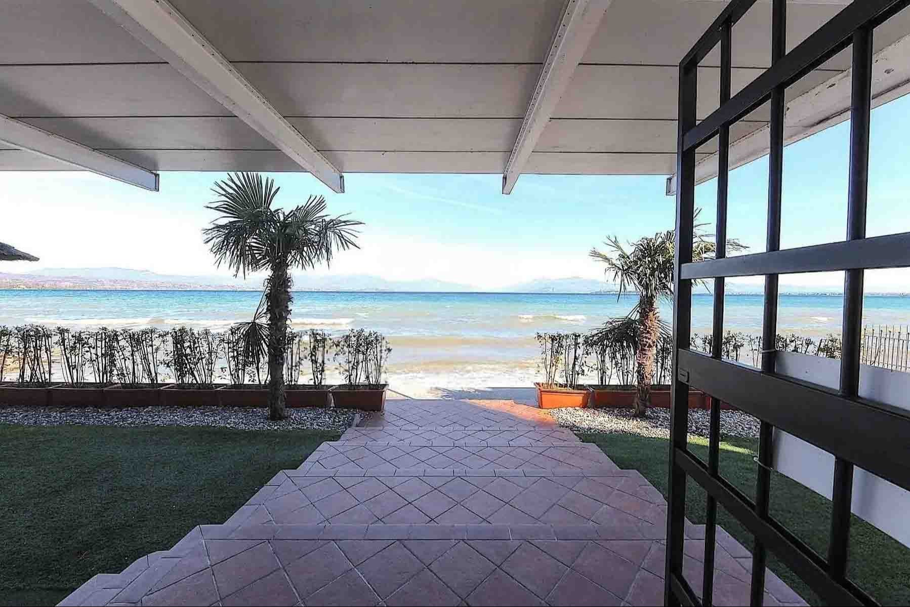 Elegant Villa in Lake Garda, Desenzano, Lombardia