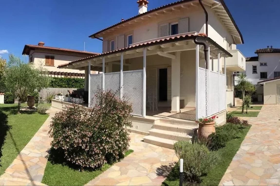 Villa in Marina di Pietrasanta, Tuscany