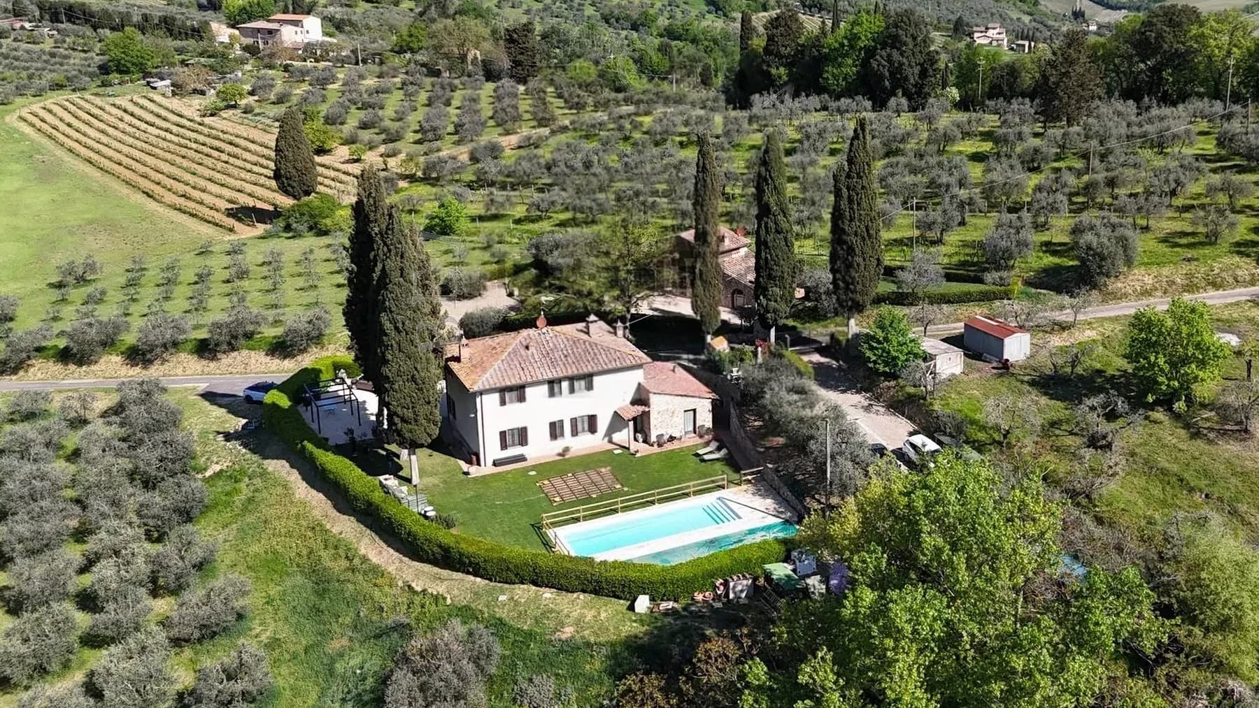 Casale con piscina e olivi a San Gimignano, Toscana