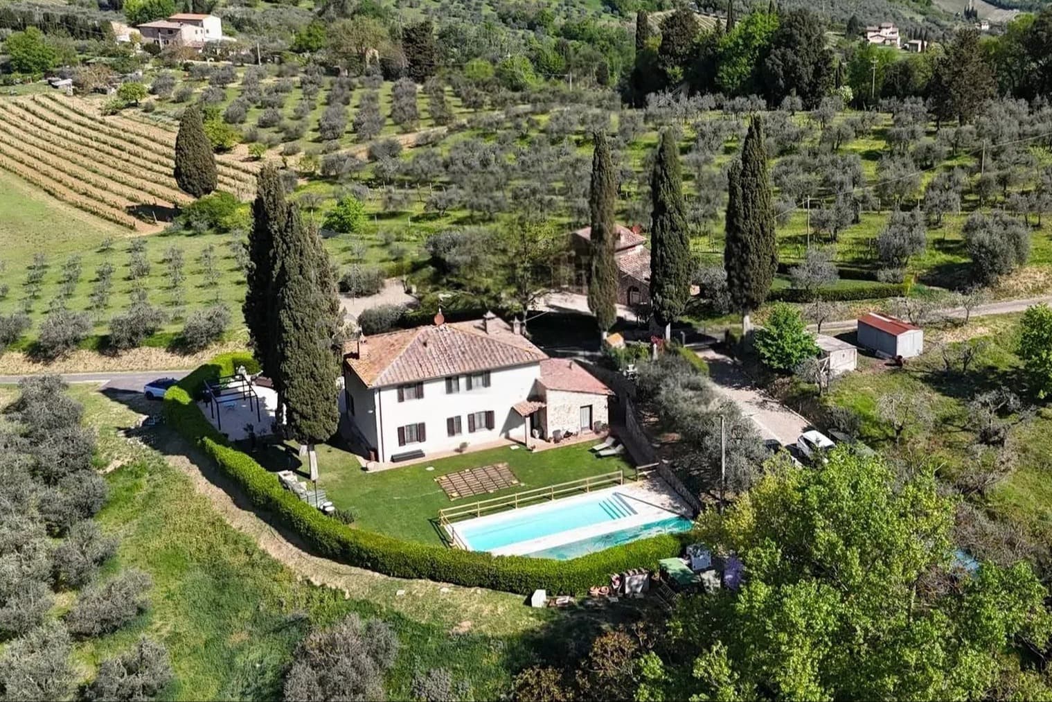 Casale con piscina e olivi a San Gimignano, Toscana