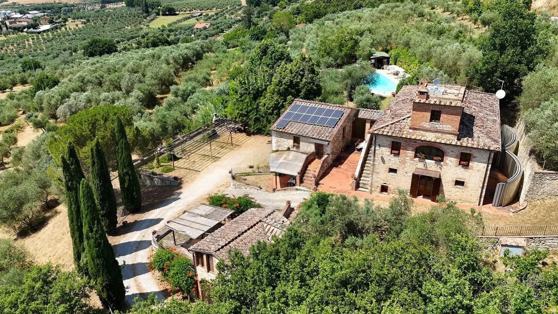 Casale panoramico con piscina a Rapolano Terme, Toscana