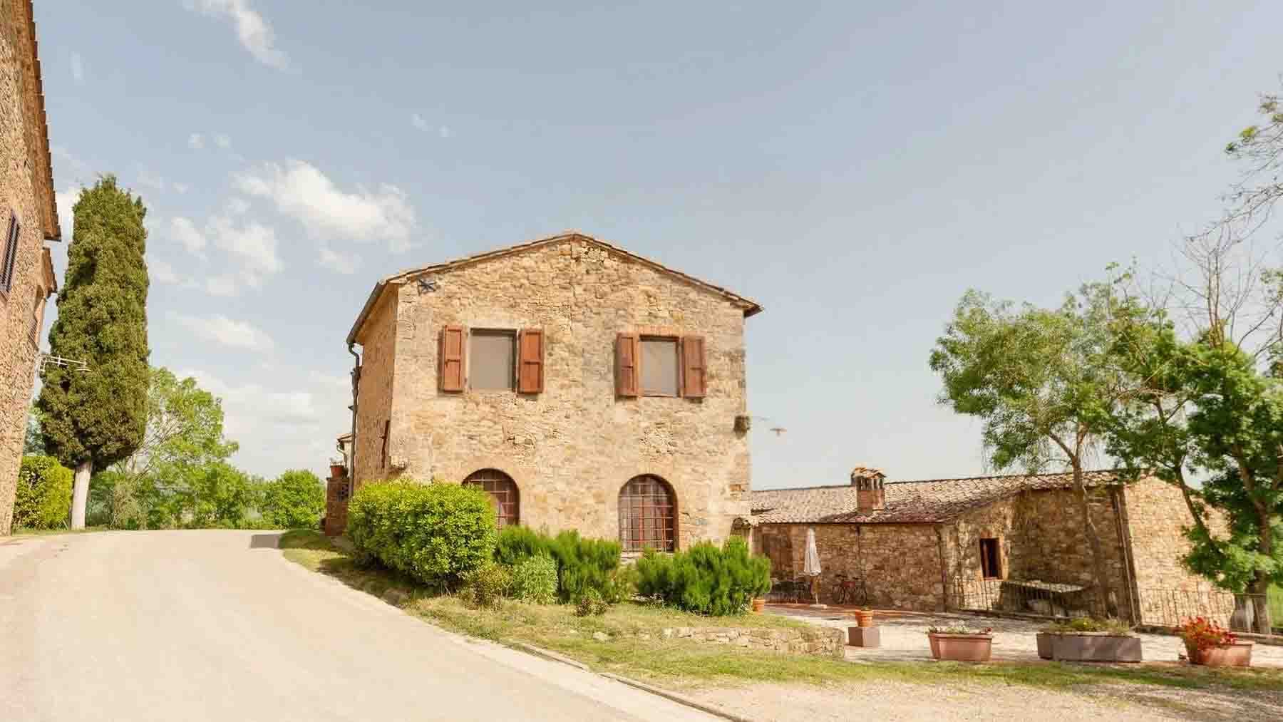 Estate Complex in Castellina, Tuscany's Chianti Region