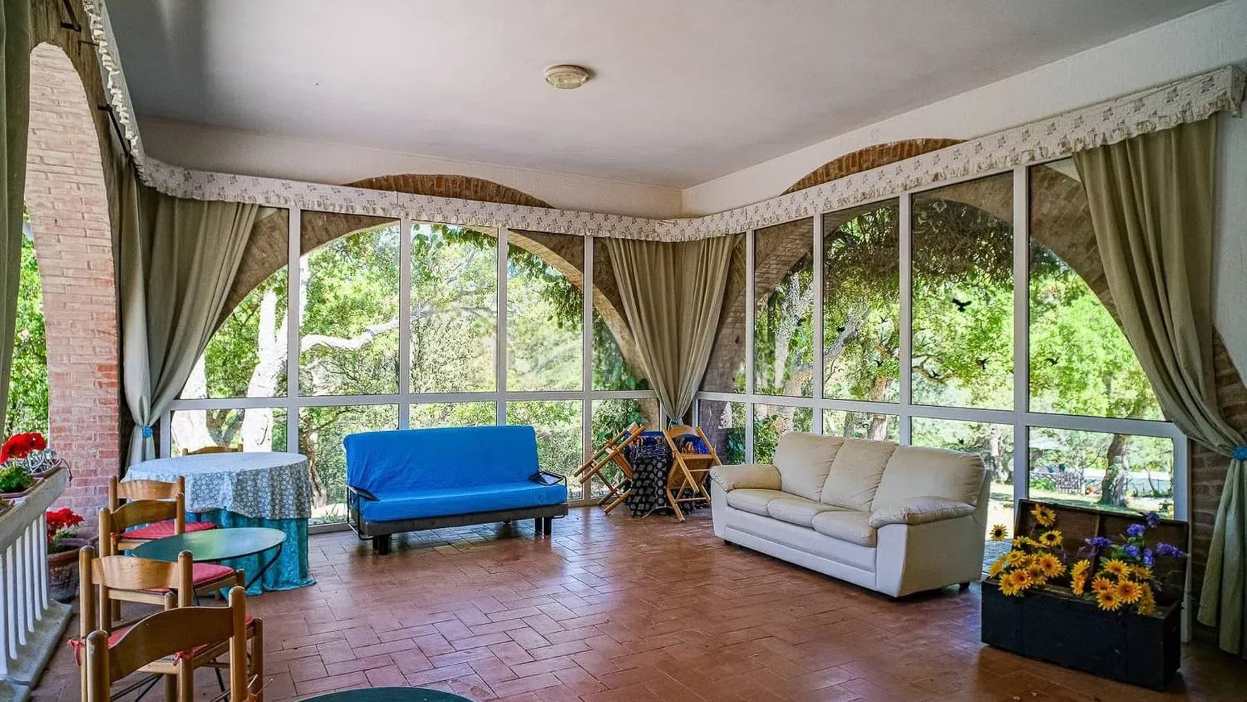Interiors (7)