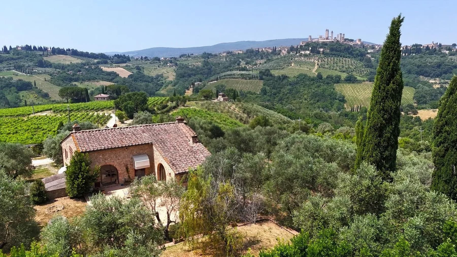 Casale panoramico in Toscana, vicino a San Gimignano