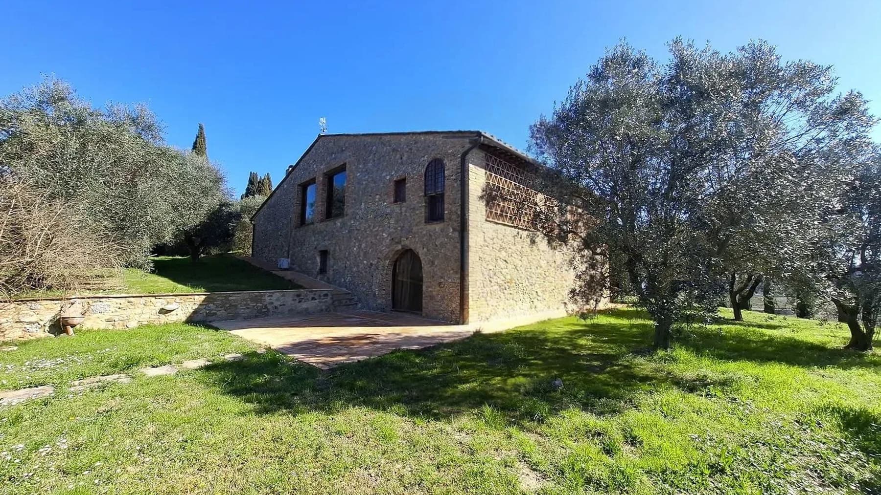 Casale panoramico in Toscana, vicino a San Gimignano