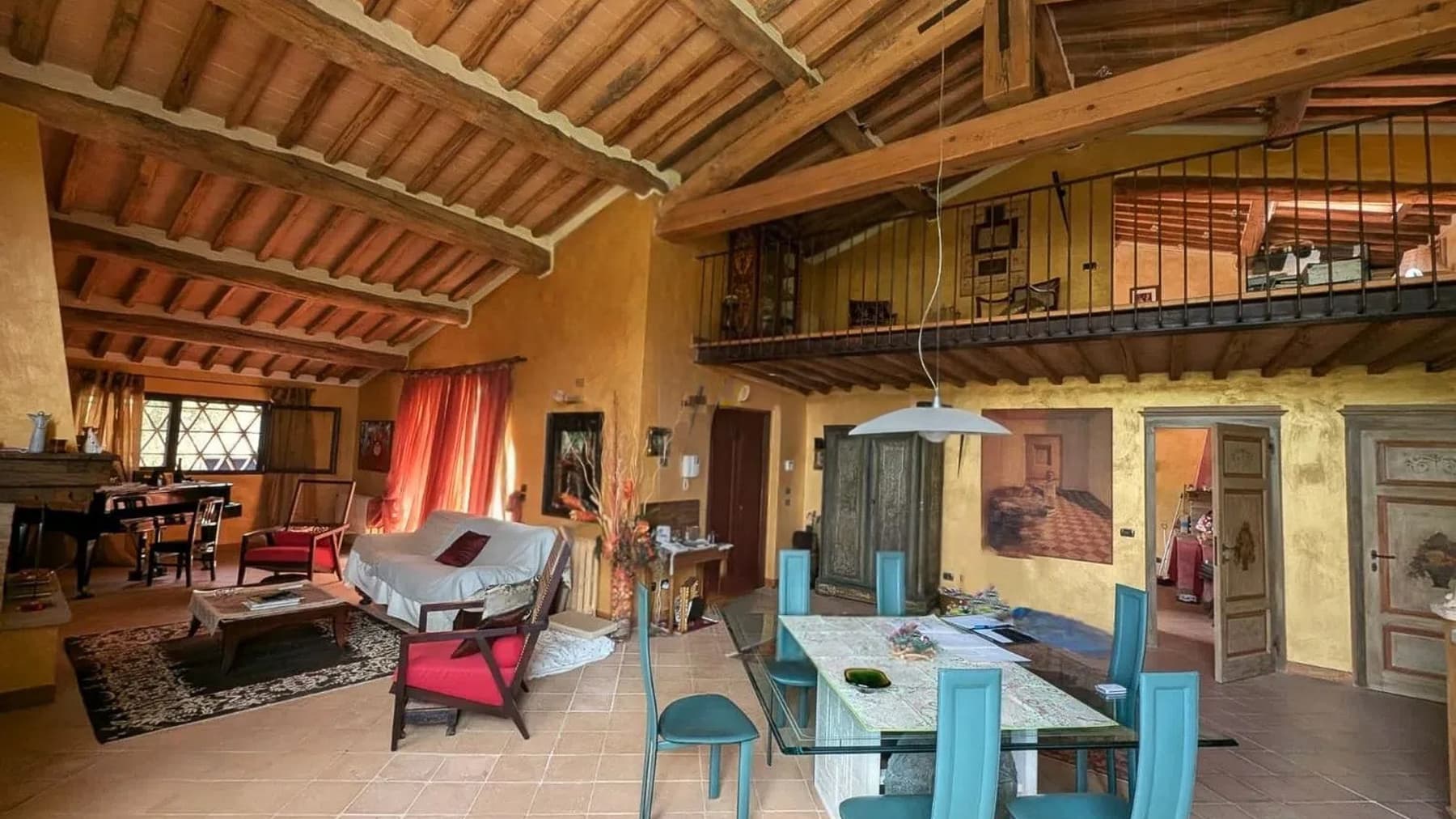 Casale panoramico in Toscana, vicino a San Gimignano