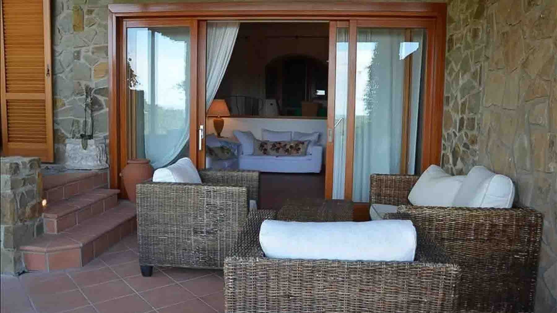 Exteriors (7)