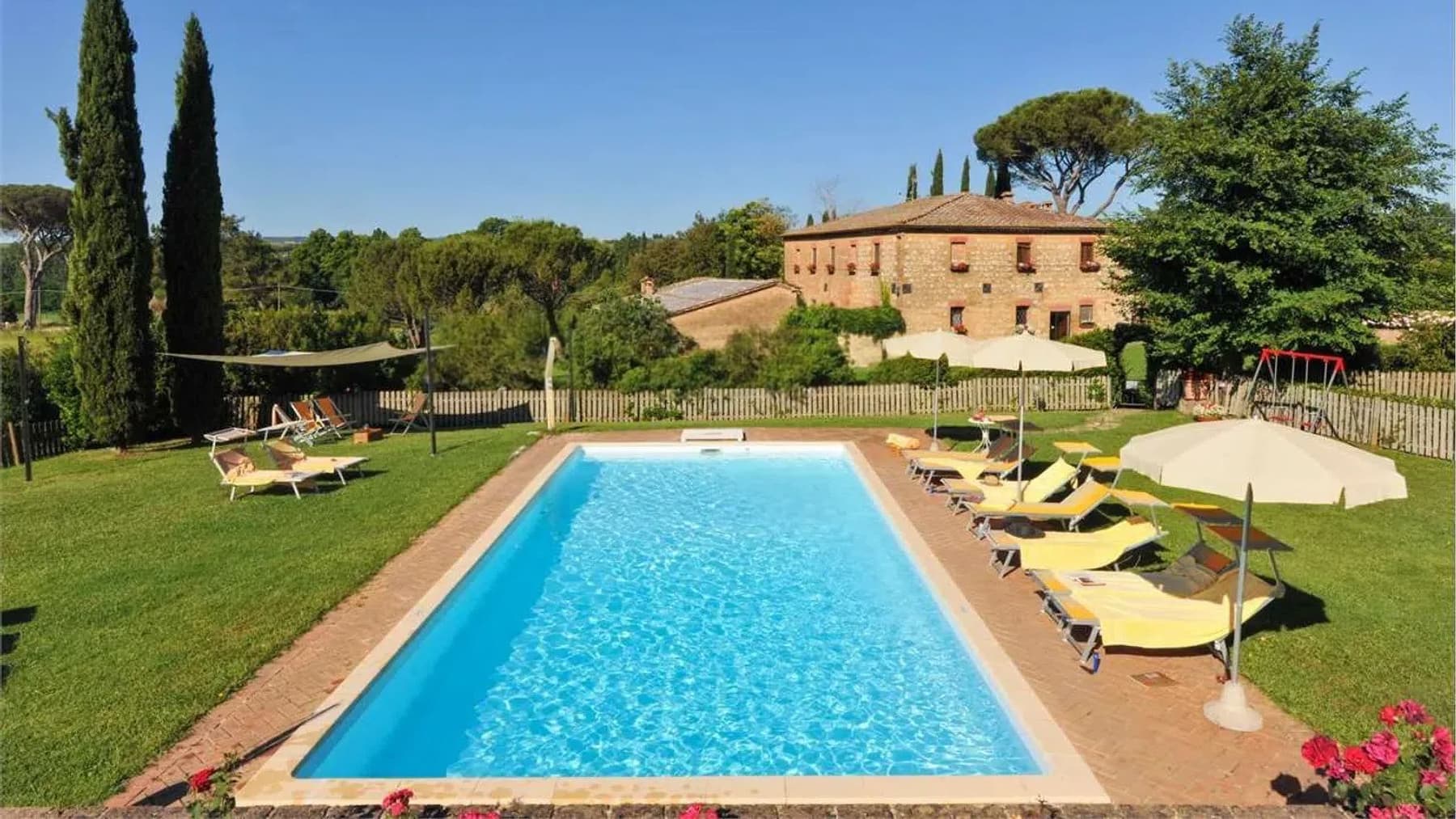 Casale seicentesco con tartufaia a Siena, cuore della Toscana