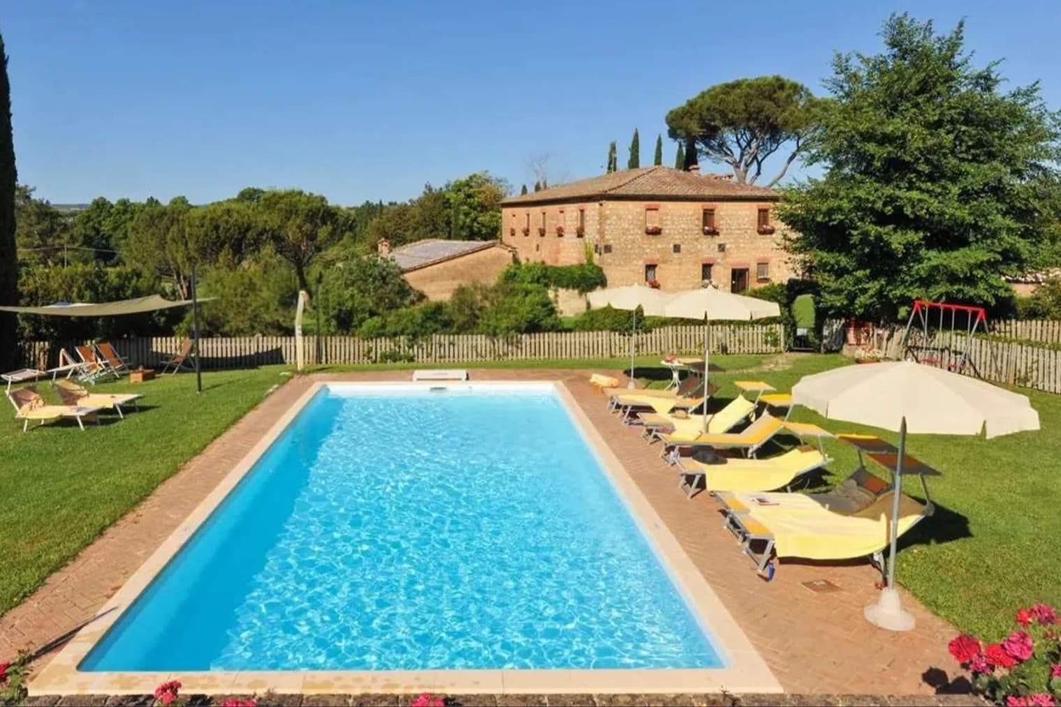 Casale seicentesco con tartufaia a Siena, cuore della Toscana