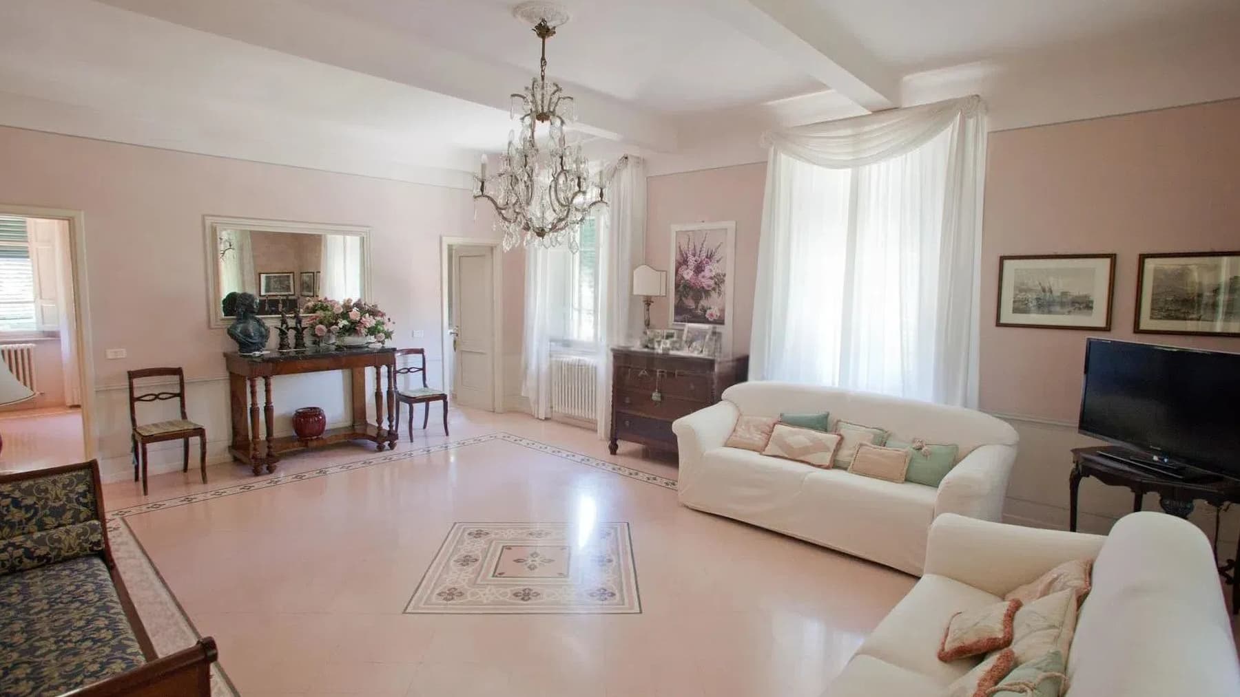 Interiors (7)