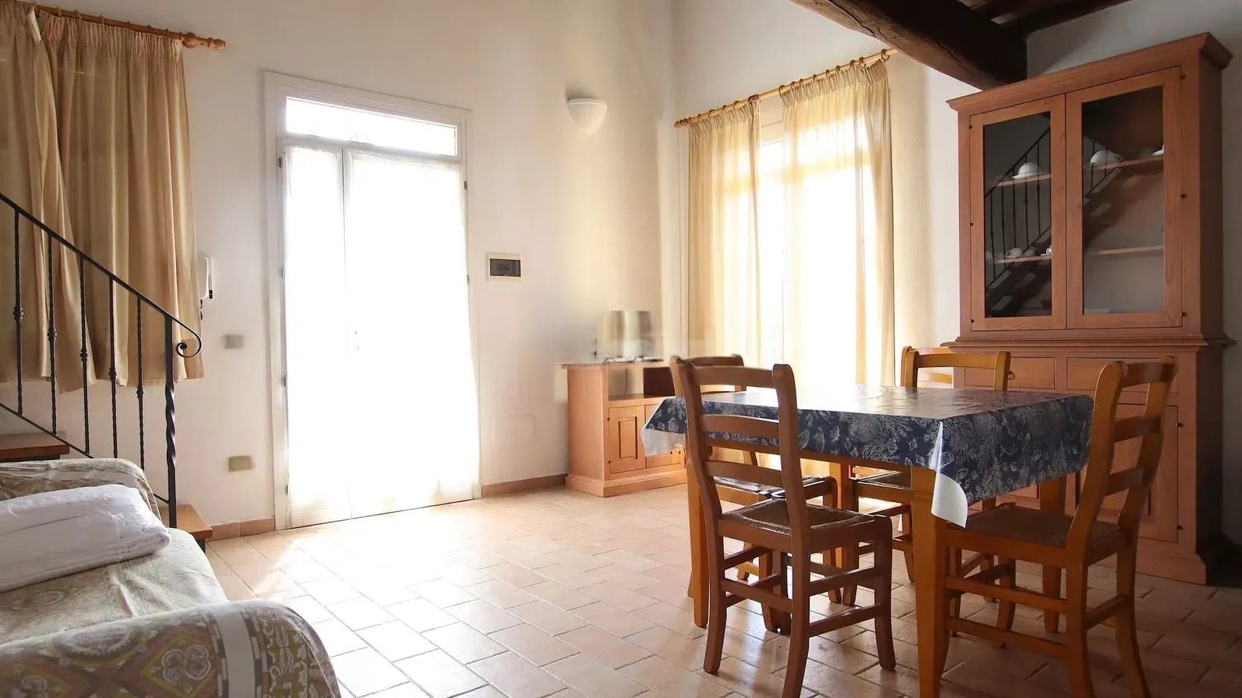 Interiors (2)