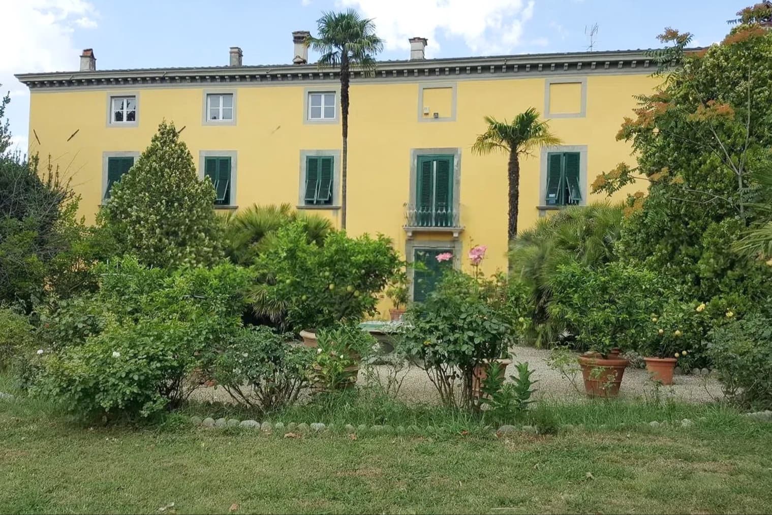 Elegant Villa in Lucca, Heart of Tuscany