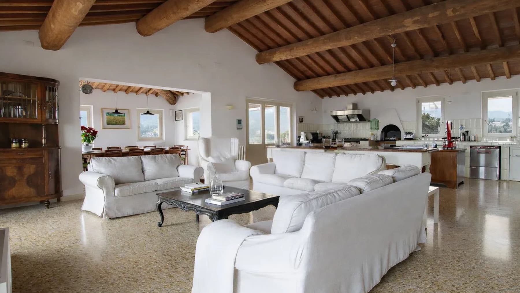 Charming Villa in Lucca, Tuscany's Scenic Beauty