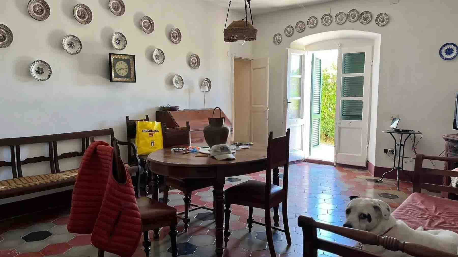 Interiors (7)