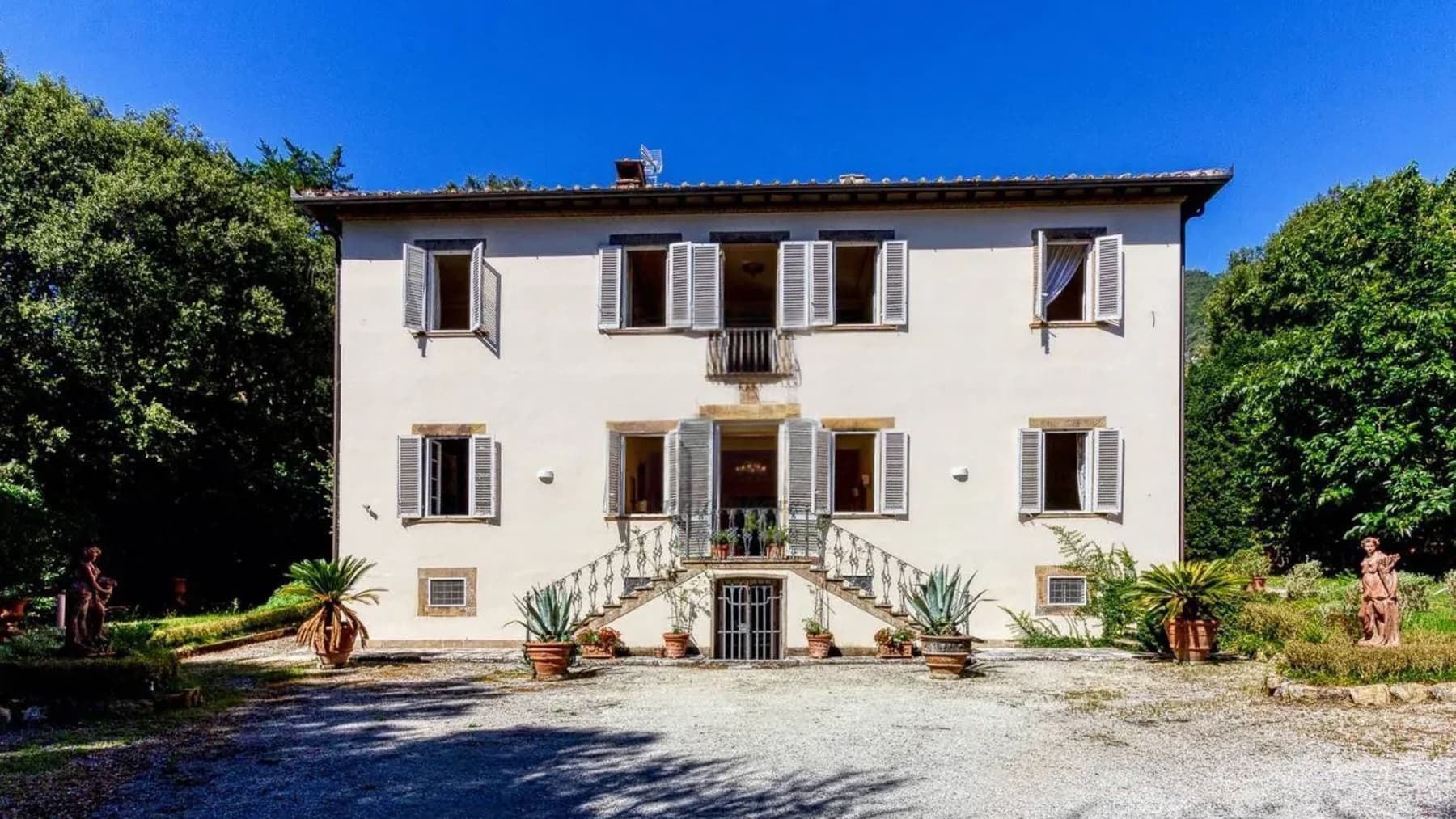 Charming Villa in Lucca, Heart of Tuscany
