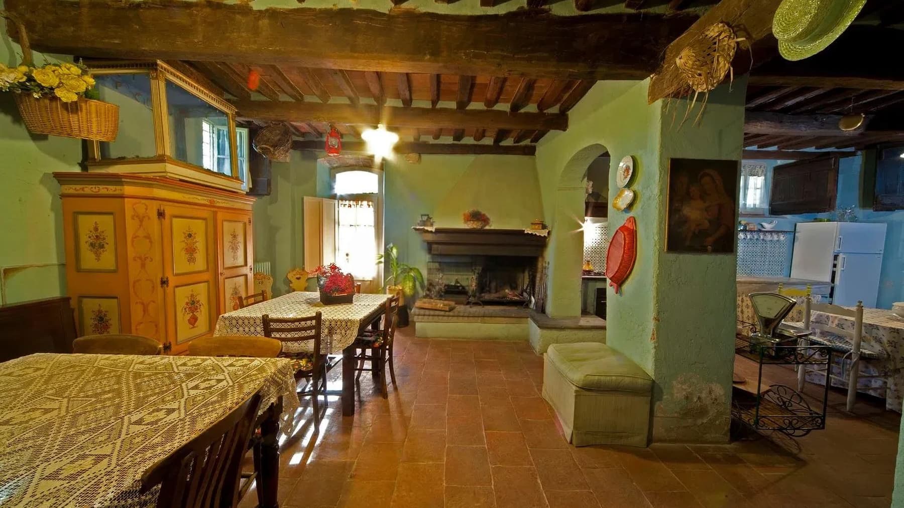 Interiors (9)