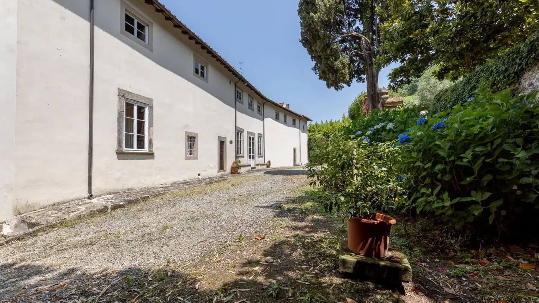 Charming Villa in Lucca, Tuscany
