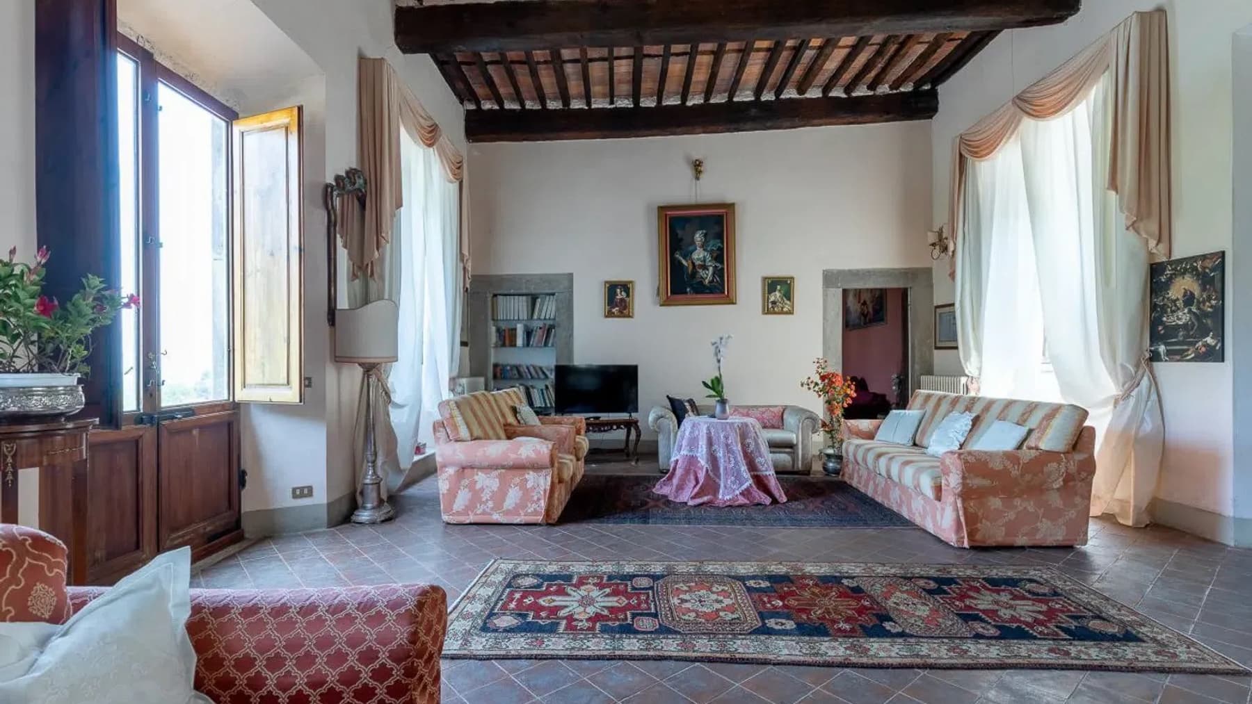 Charming Villa in Lucca, Tuscany