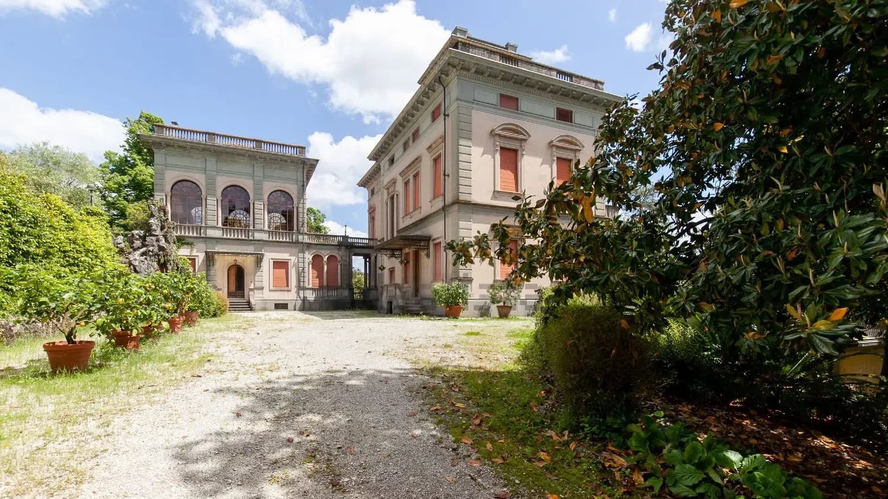 Charming Villa in Lucca, Tuscany
