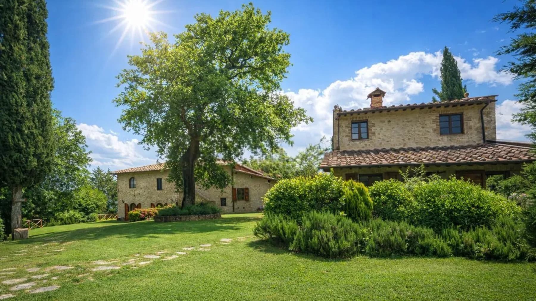 Casale panoramico a Monticiano, cuore della Toscana
