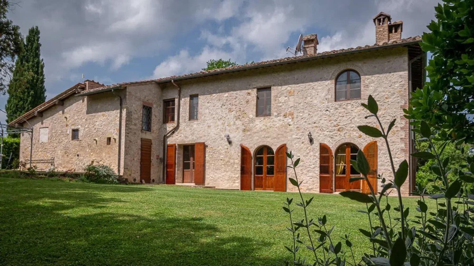 Casale panoramico a Monticiano, cuore della Toscana