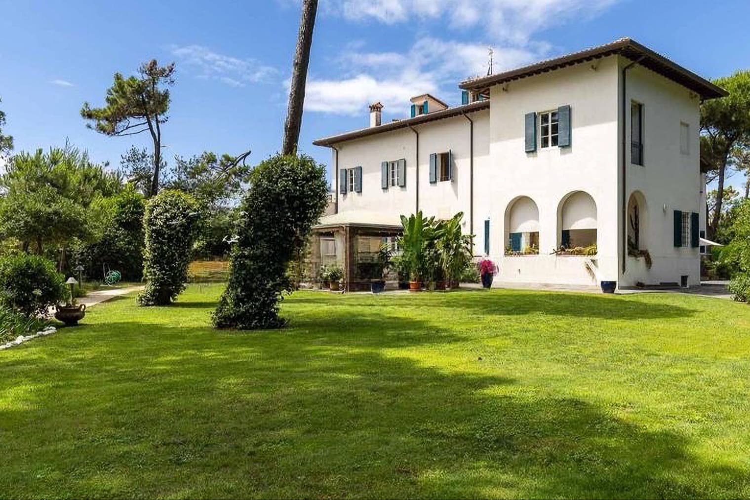 Elegant Villa in Massa, Tuscany