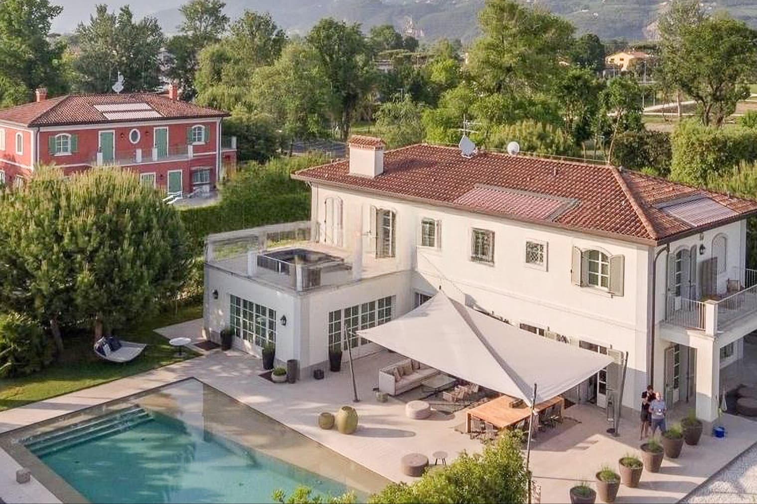 Villa in Prestigious Forte dei Marmi, Tuscany