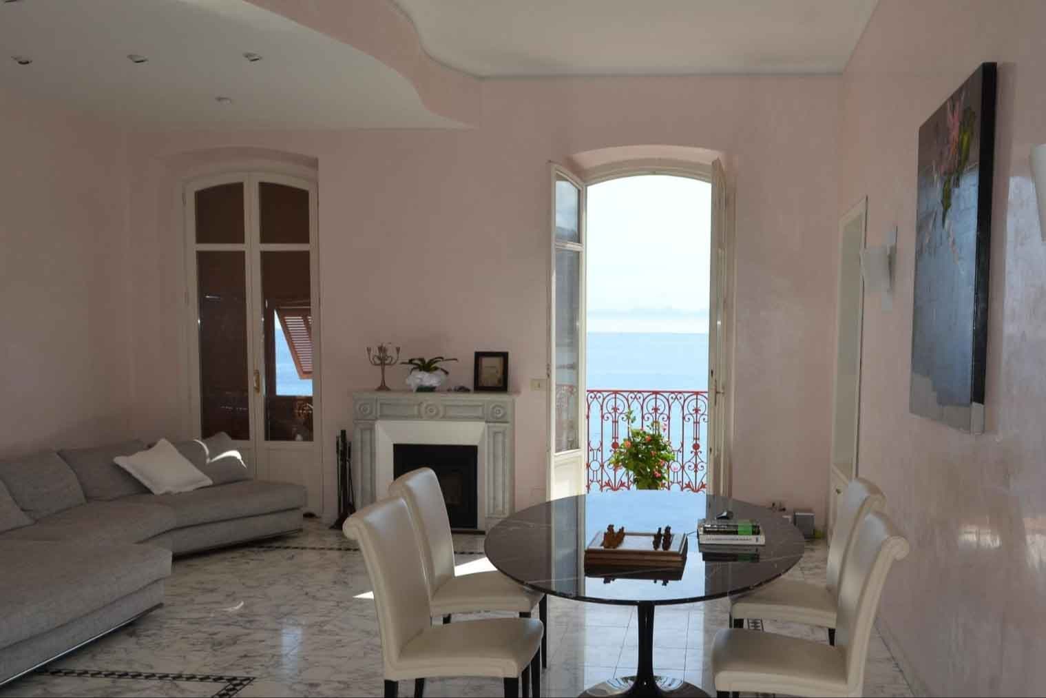 Charming Apartment in Ospedaletti, Liguria