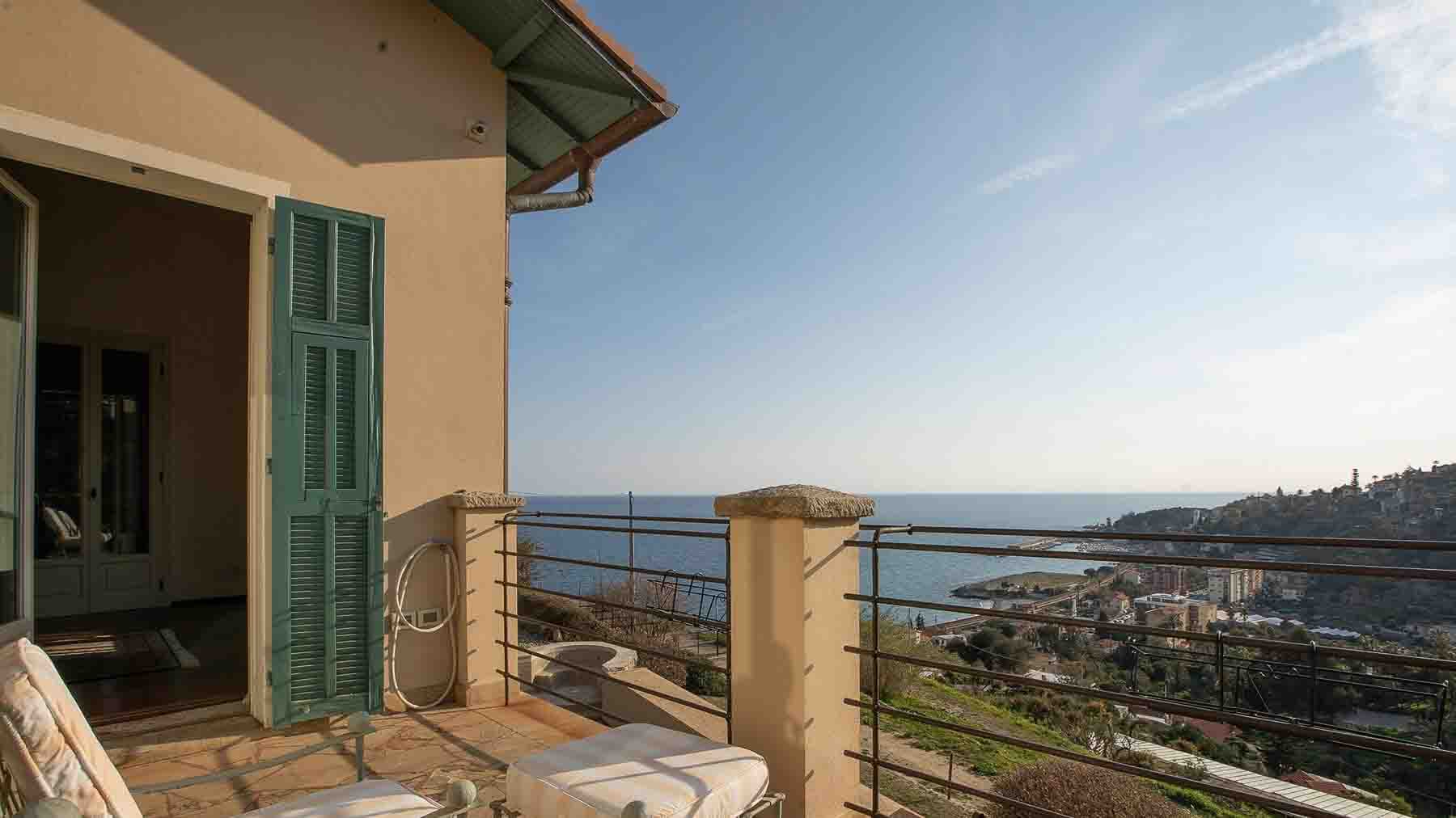 Exteriors (7)