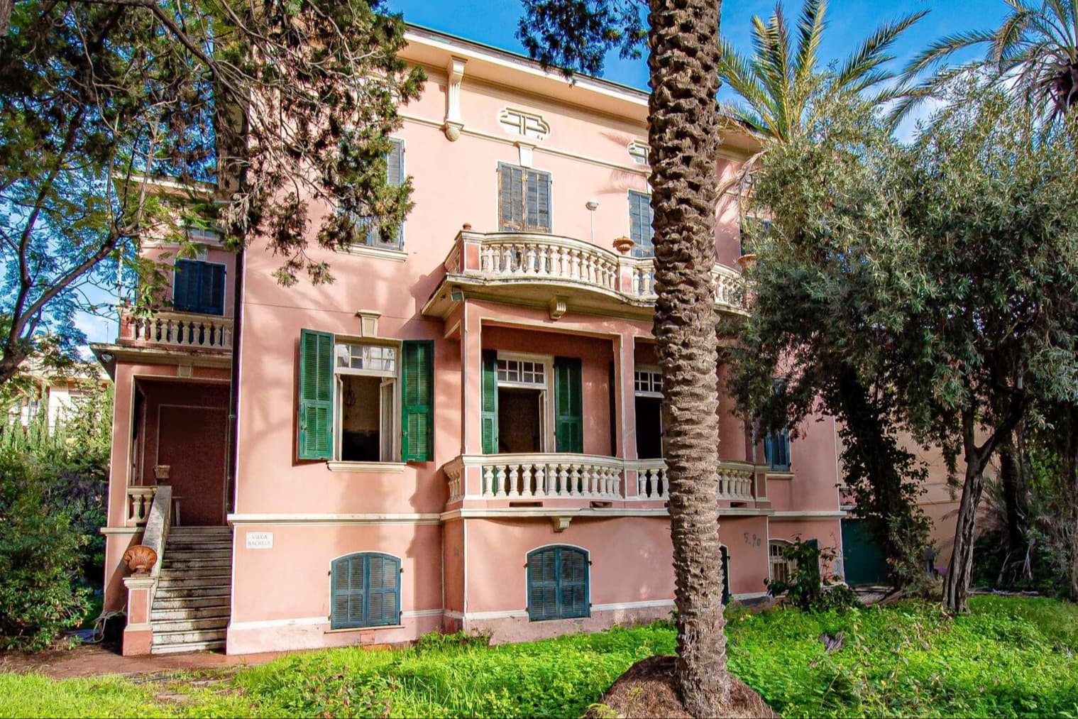 Villa da ristrutturare nel cuore di Bordighera
