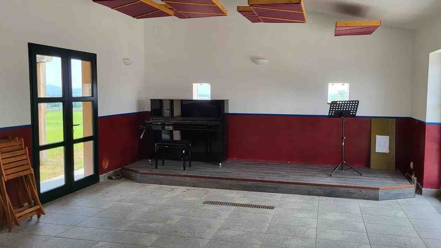 Interiors (7)