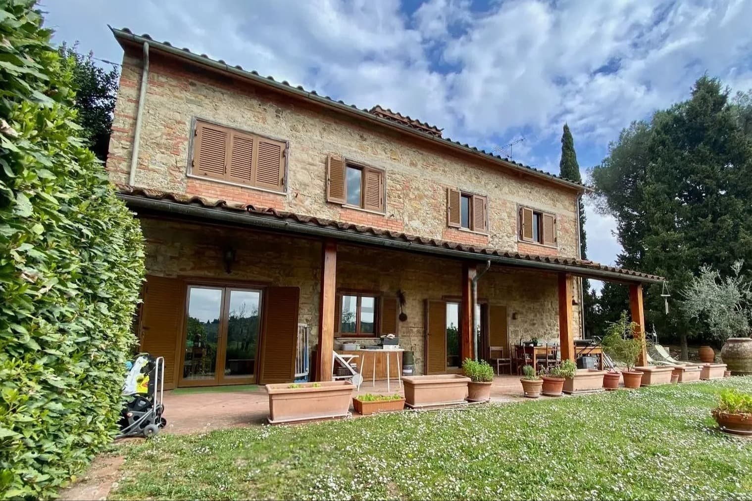 Villa in pietra con vista panoramica a Santa Cristina