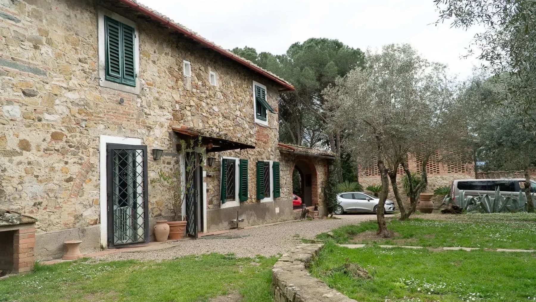 Casale in pietra con giardino a Greve in Chianti, Toscana