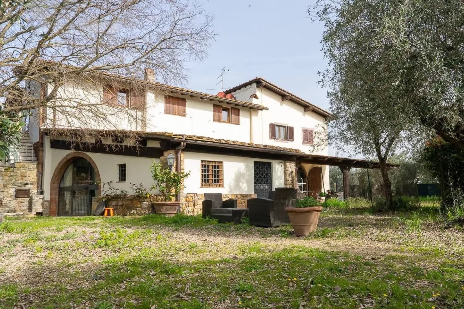 Villa storica a Mezzomonte, cuore della Toscana