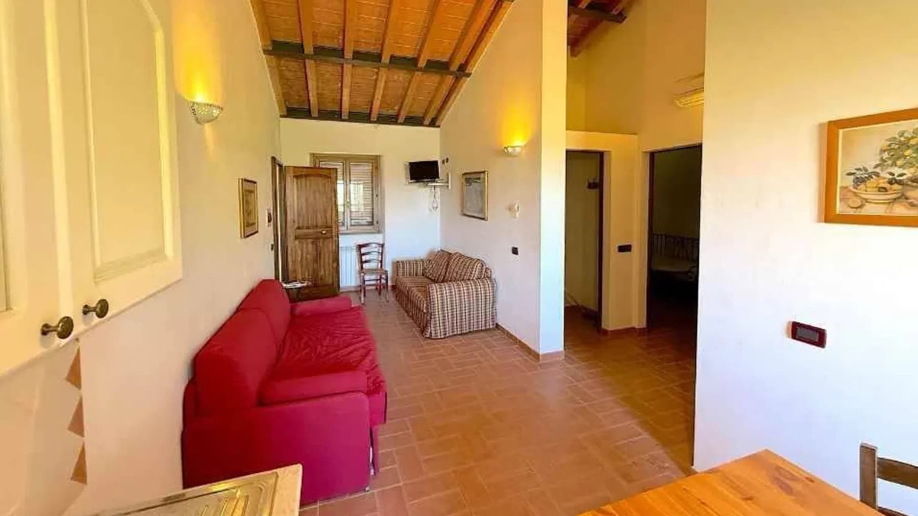 Villa in pietra con piscina a Volterra, Toscana