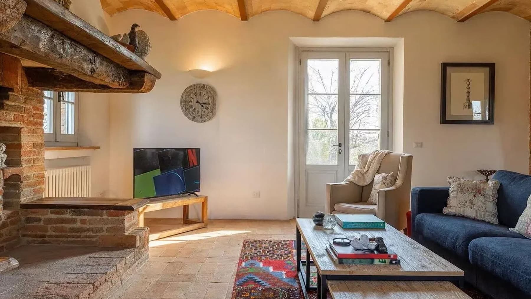 Casale con Piscina e Vista Lago a I Giorgi, Umbria