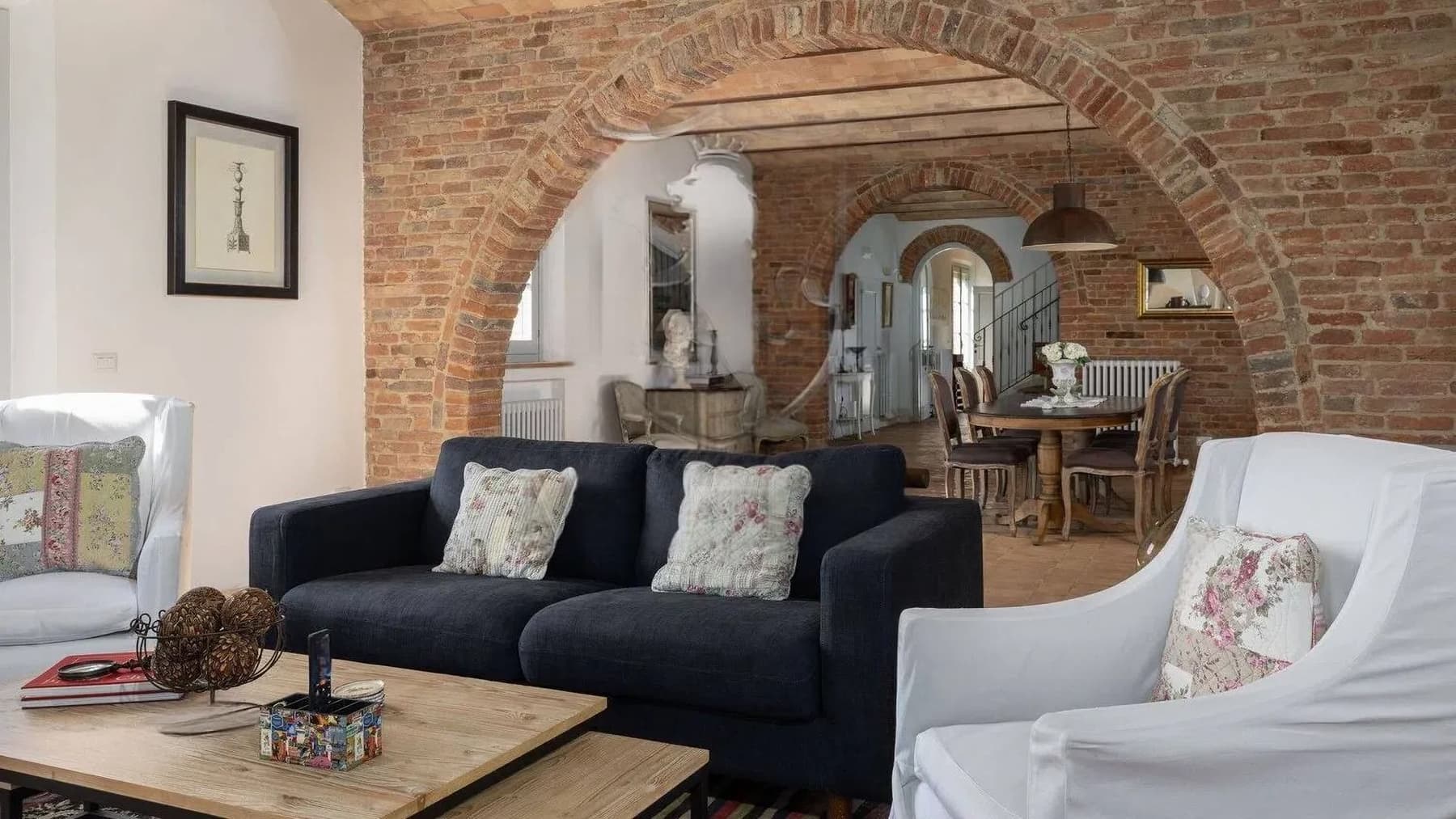 Casale con Piscina e Vista Lago a I Giorgi, Umbria