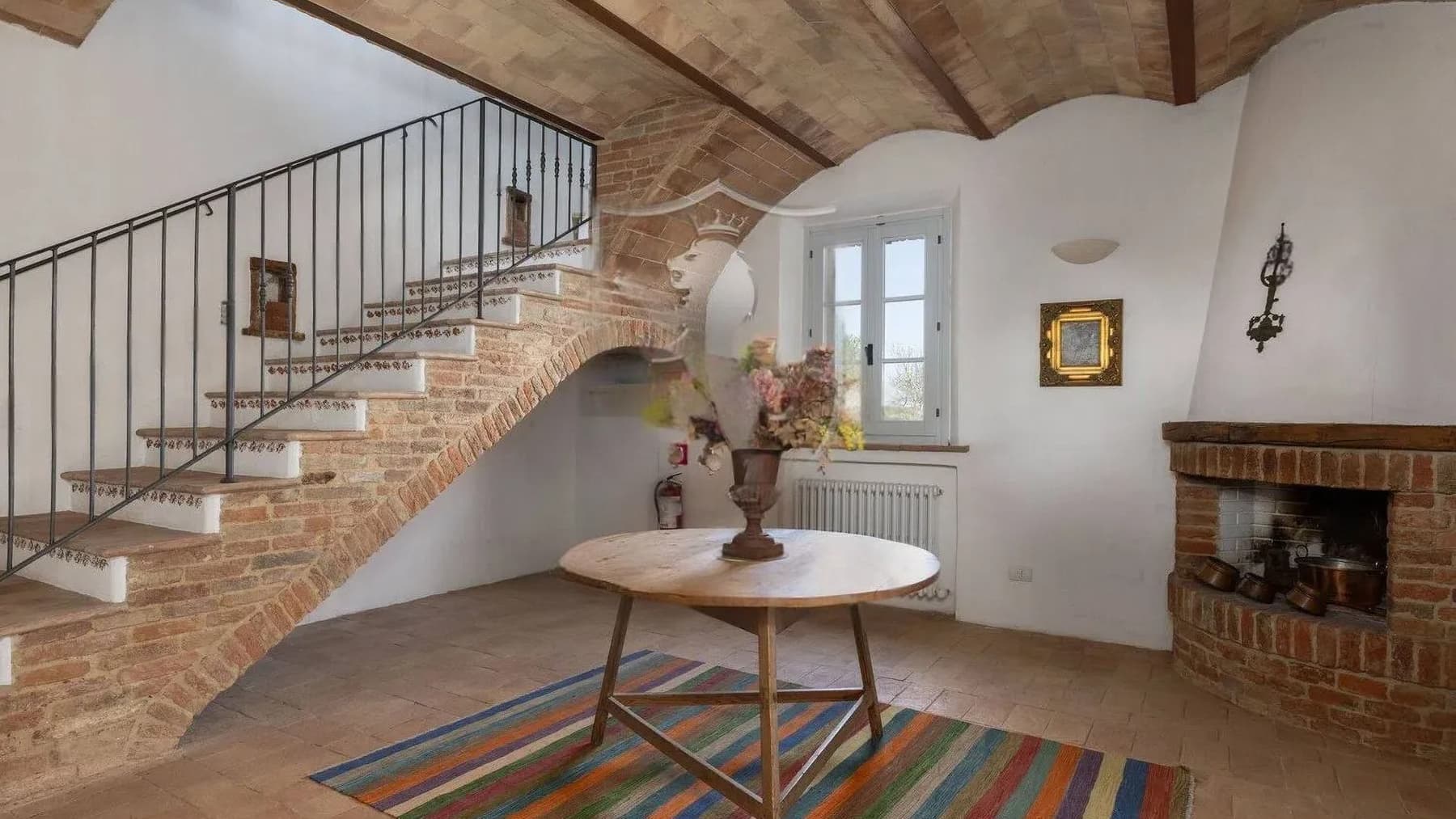 Casale con Piscina e Vista Lago a I Giorgi, Umbria