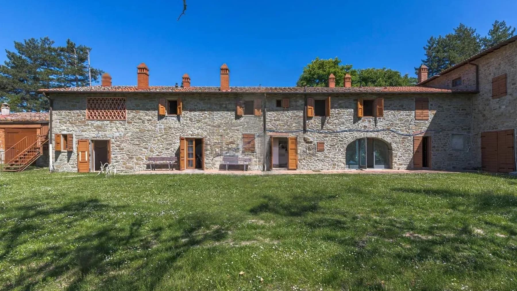 Tenuta-Complesso a Loro Ciuffenna, Toscana