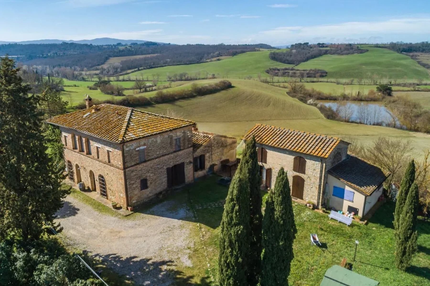 Casale panoramico nelle Crete Senesi, Buonconvento
