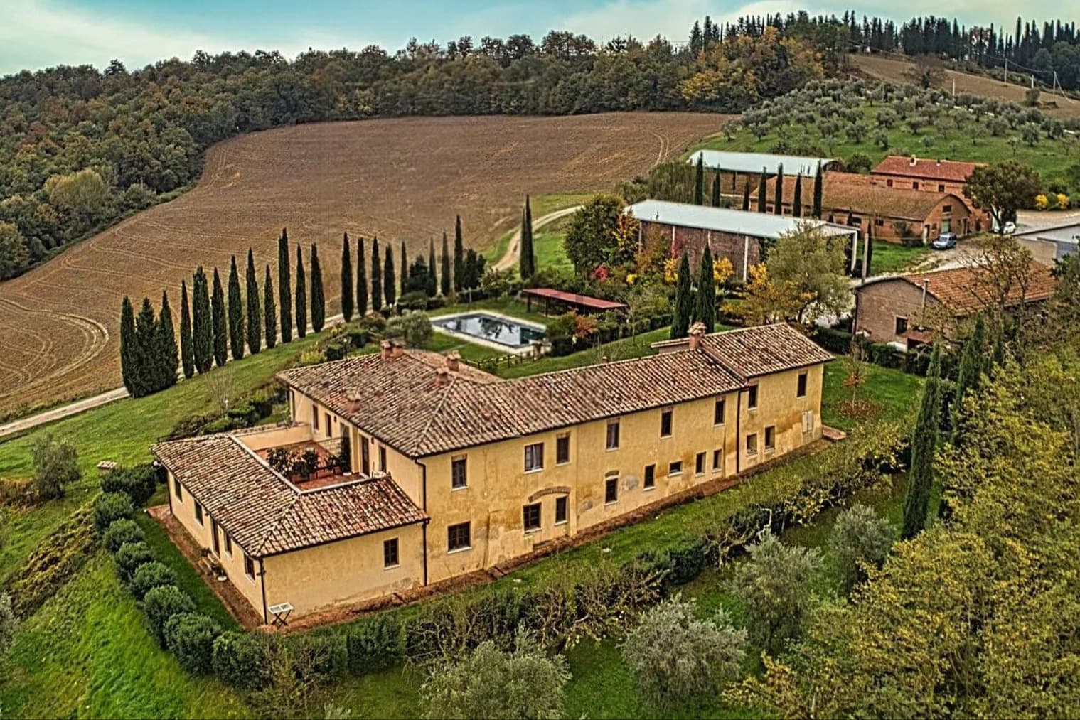 Tenuta di prestigio ad Asciano, Toscana, con piscina