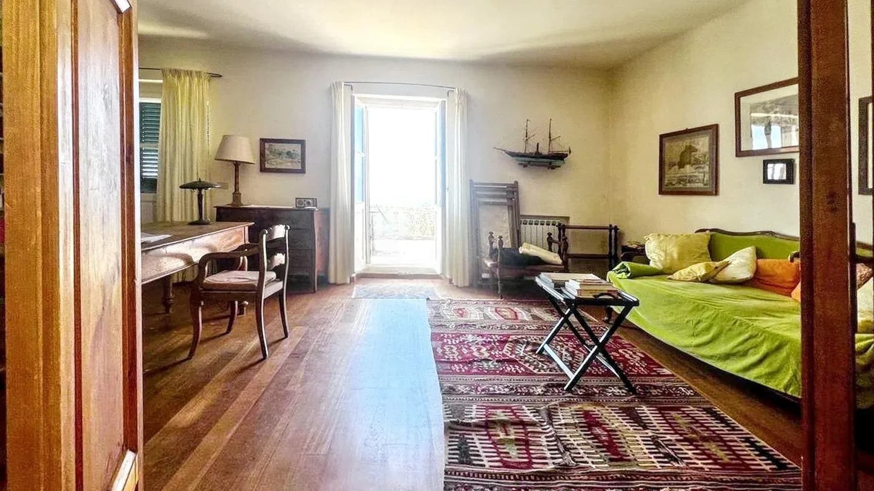 Interiors (5)