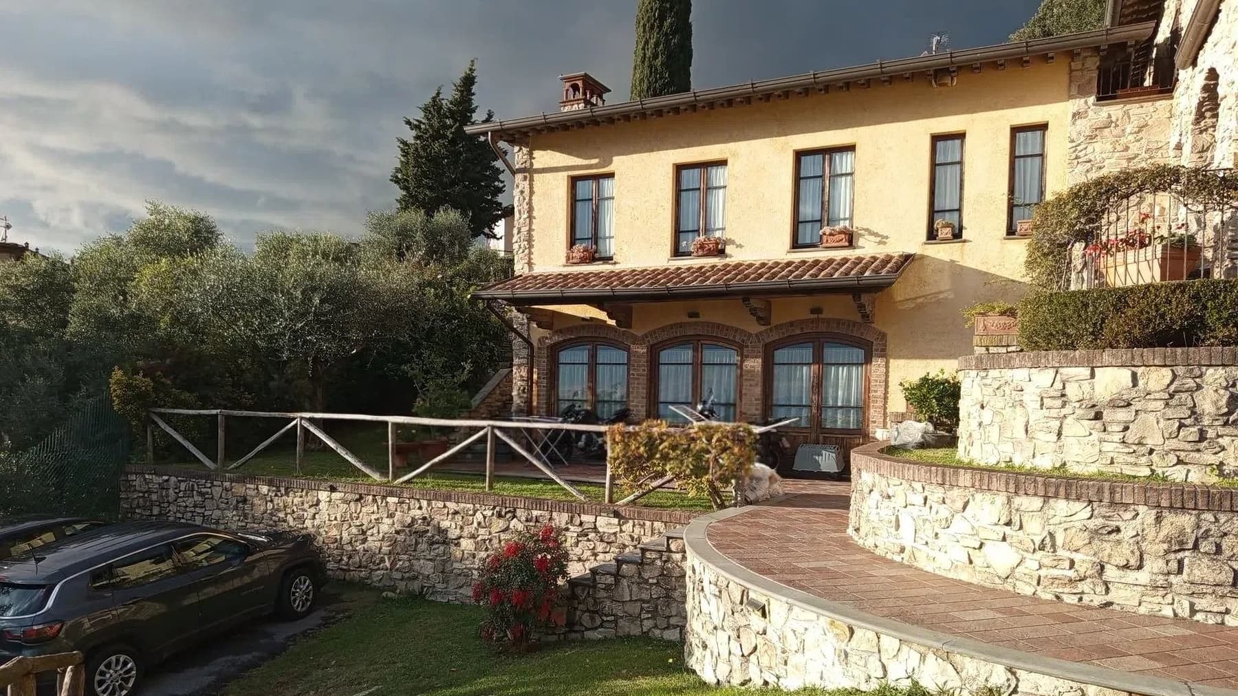 Villa panoramica vista mare a Corsanico, Toscana