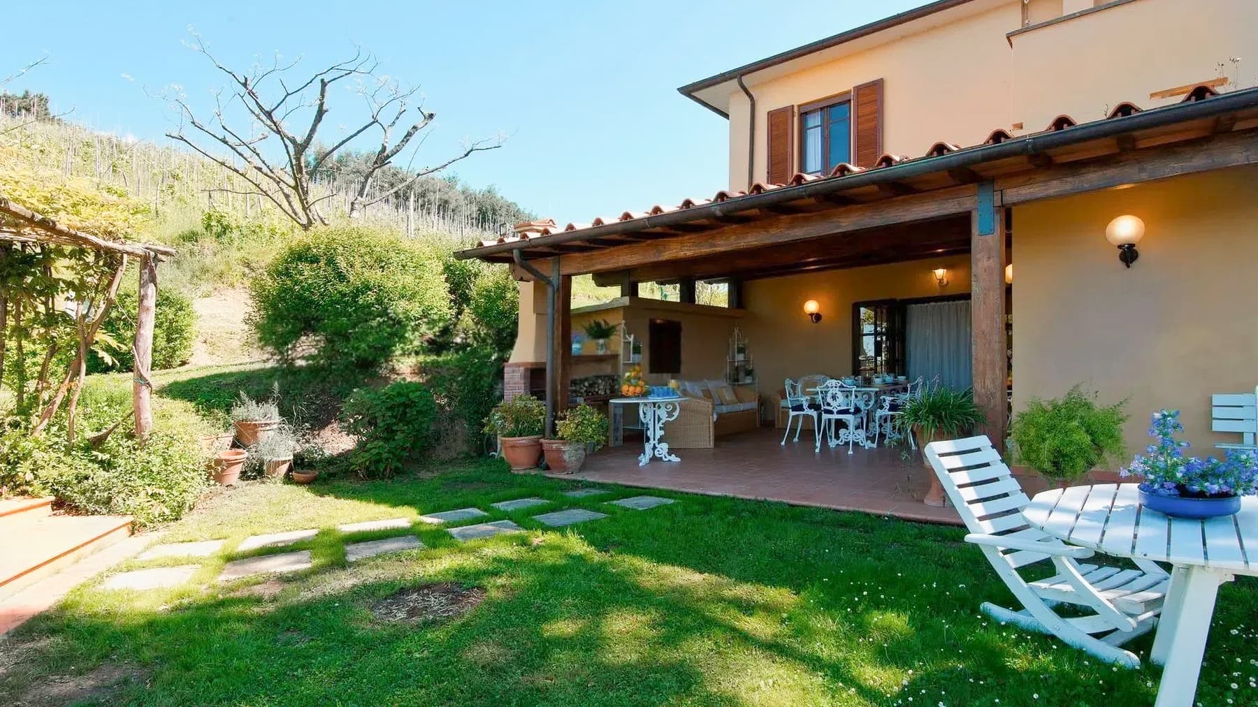 Villa a Corsanico con vista mare e piscina, Toscana