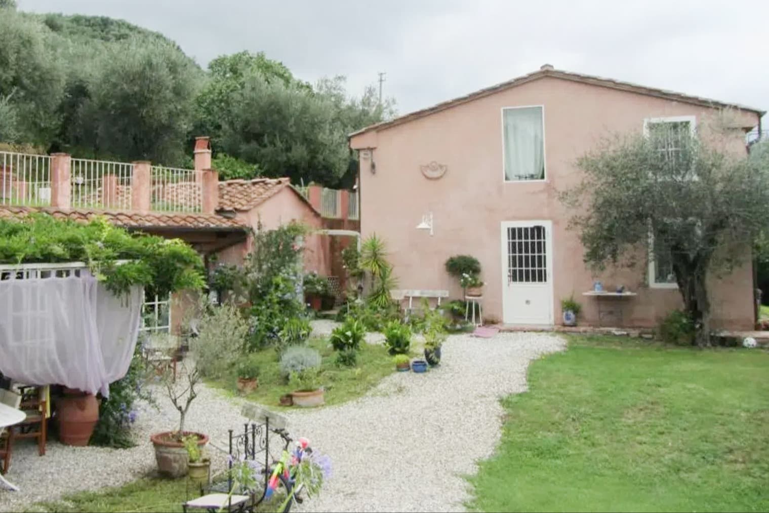 Charming Villa in Corsanico, Tuscany