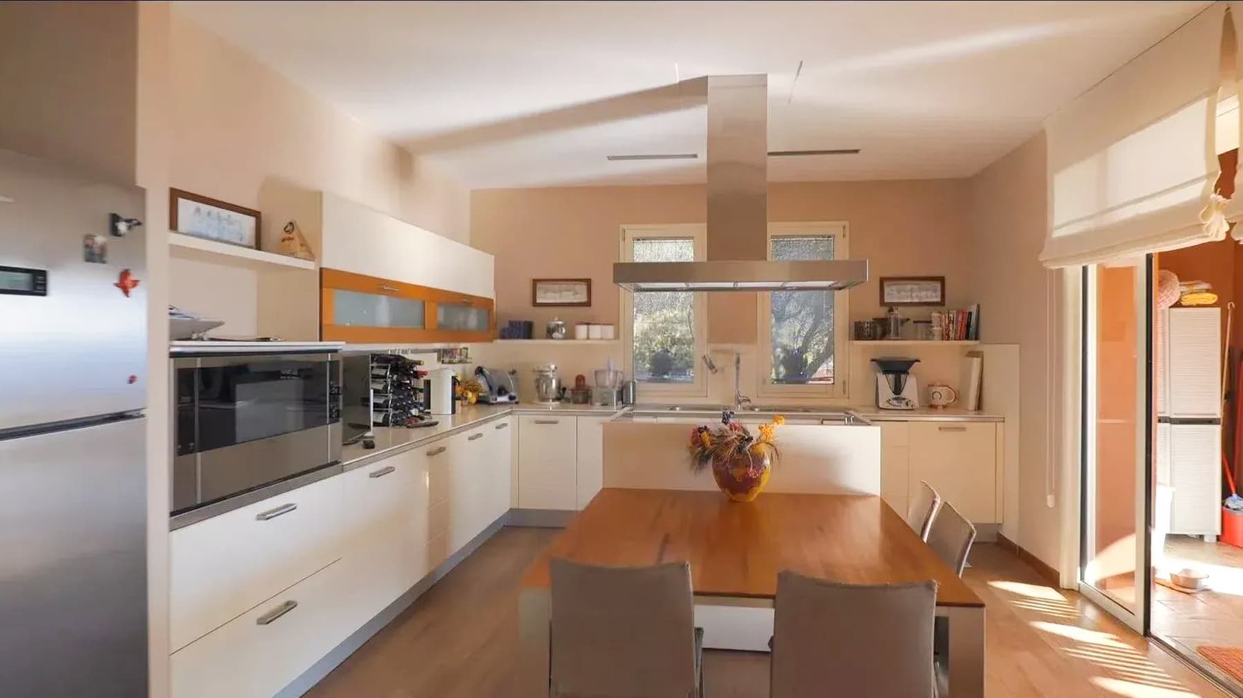Charming Villa in Noli, Liguria's Coastal Beauty