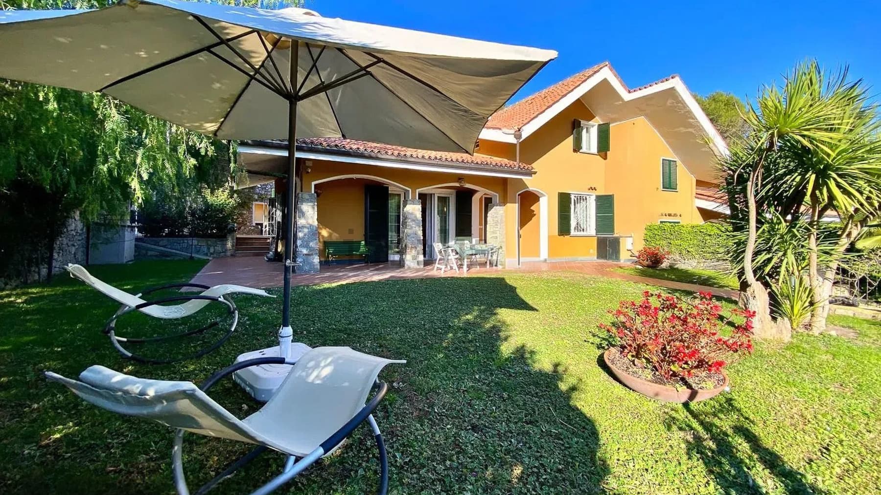 Villa esclusiva a Pinamare, Marina di Andora