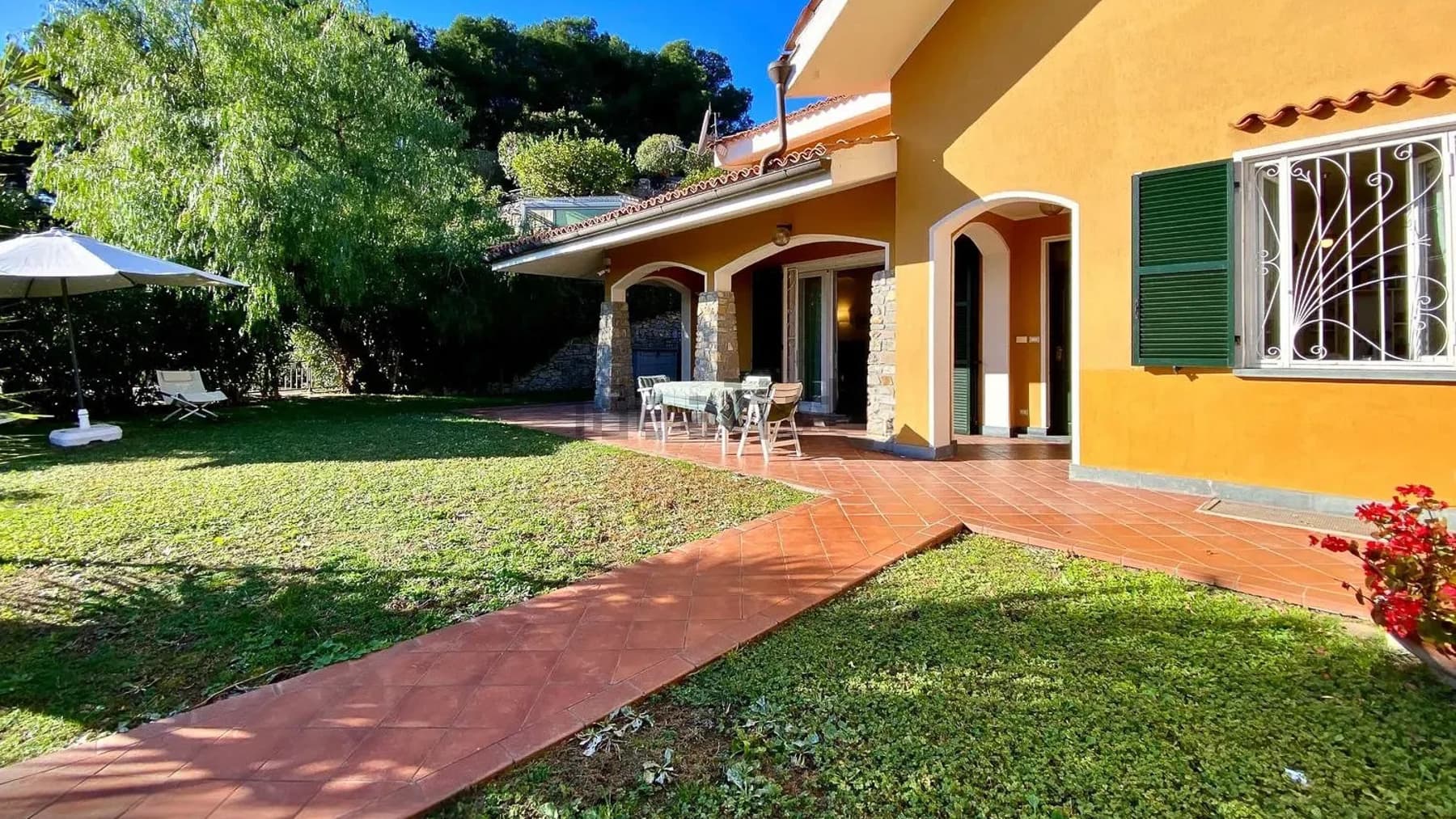 Villa esclusiva a Pinamare, Marina di Andora